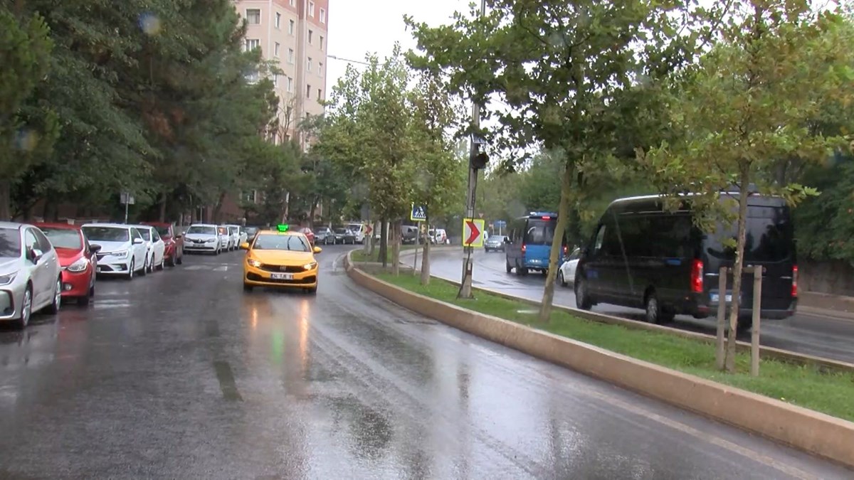 İstanbul'da beklenen yağmur başladı - görsel 8