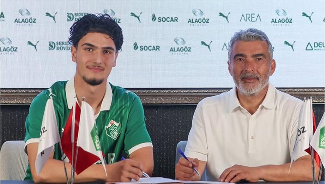 İtalyan devi Napoli TFF, TFF takımlarından biri olan ISTDIR FK Dan Özder Özcan'ı aktarıyor! Resmi Beyan kısa sürede olacak ... 2