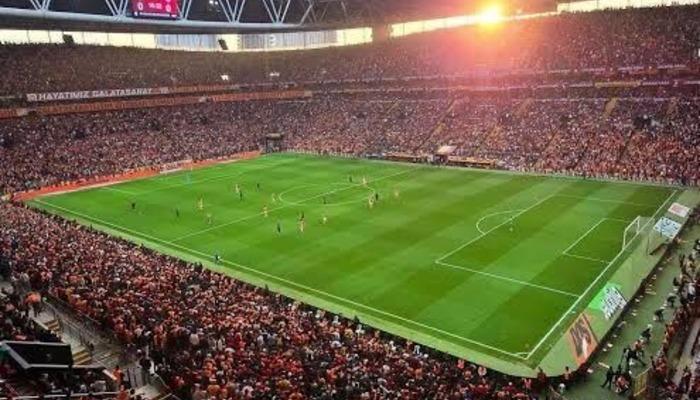Galatasaray - AZ Alkmaar maçı ilk olacak! Stadyumlara 5.5 G geliyor