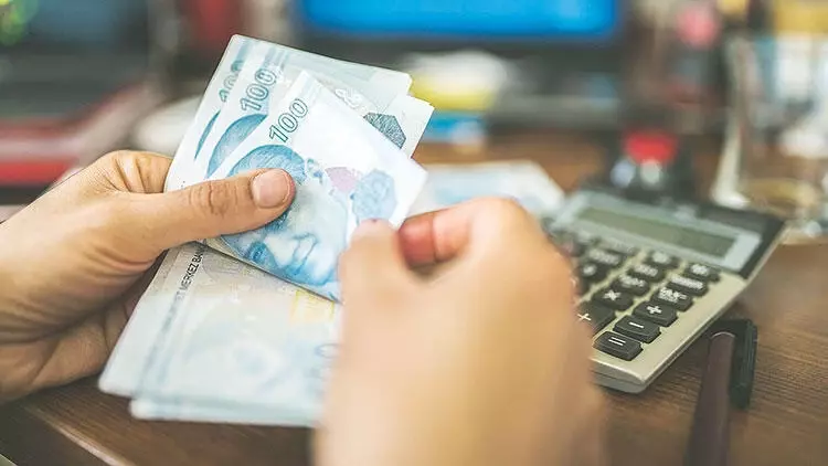 Emeklilik haklarını kıl payı pas geçen binlerce vatandaş için beklenen haber paylaşıldı! Masadaki kademeli reform formülü sonunda netleşti