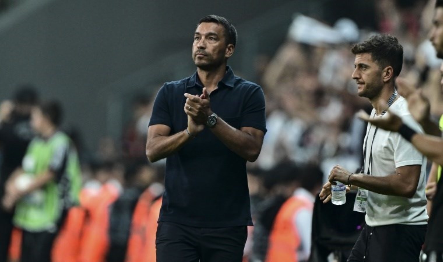 Giovanni van Bronckhorst'tan özeleştiri: 'İkinci golü çok kolay yedik' - Son Dakika Spor Haberleri