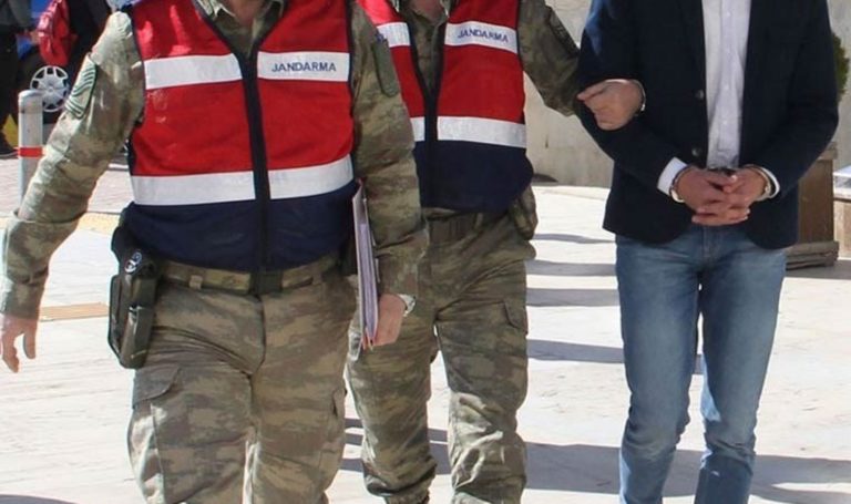 Kars'ta silah kaçakçılığı iddiası: 5 şüpheli yakalandı – Son Dakika Türkiye Haberleri