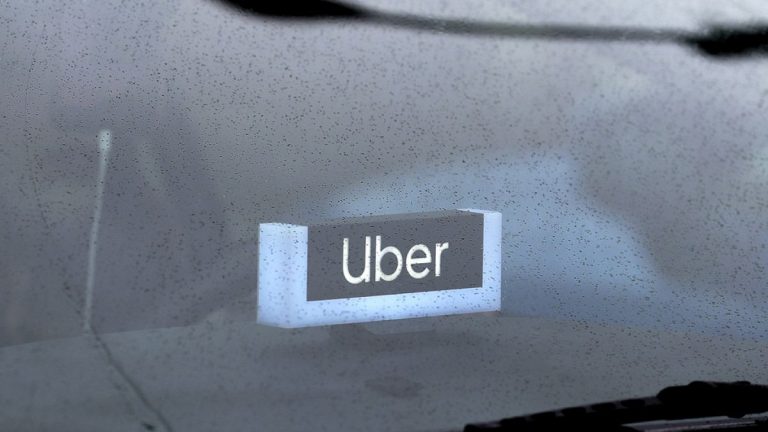 Uber, Londra sürücülerine elektrikli araçlara geçmeleri için teşvikler sunacak