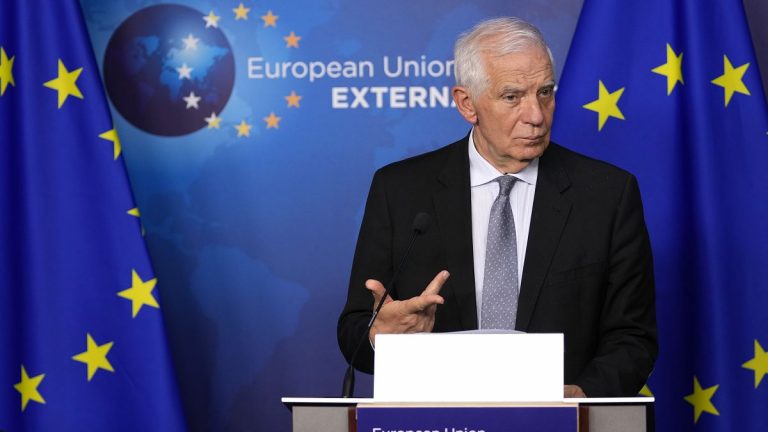 Macaristan'ın AB başkanlığına karşı boykota katılan Borrell, Orban'ı sadakatsizlikle suçladı