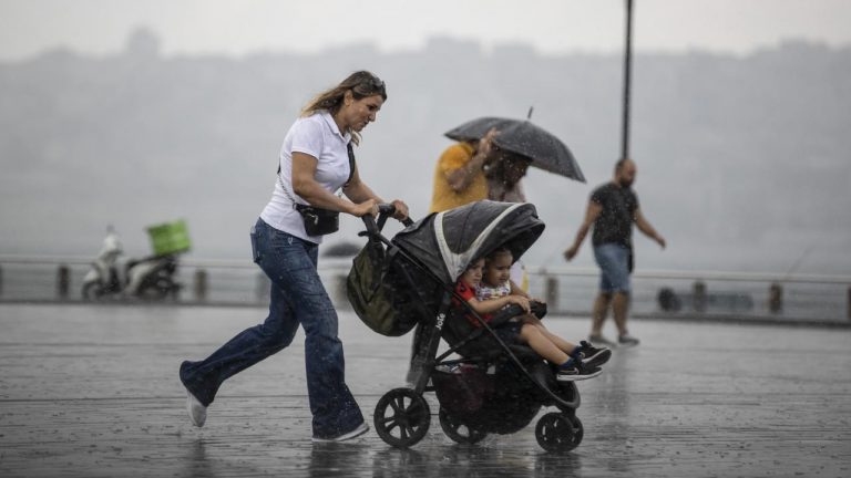 AKOM uyardı: İstanbul'da yağışlar akşam saatlerinde etkisini artıracak