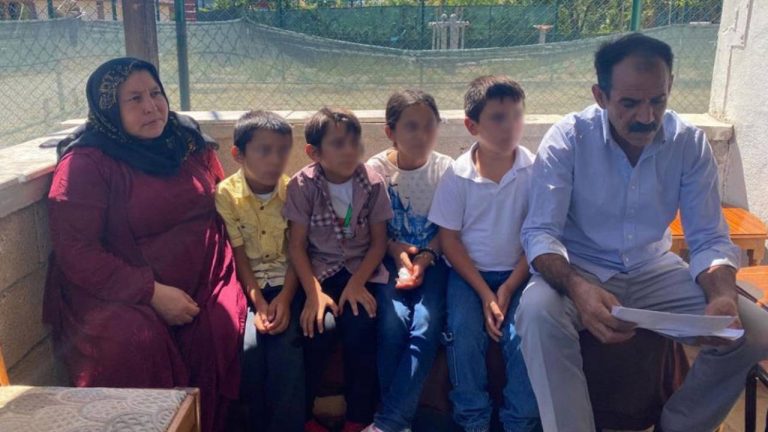 4 çocuk kimliği olmadığından dolayı temel ihtiyaçlarını gideremiyor – Son Dakika Türkiye Haberleri