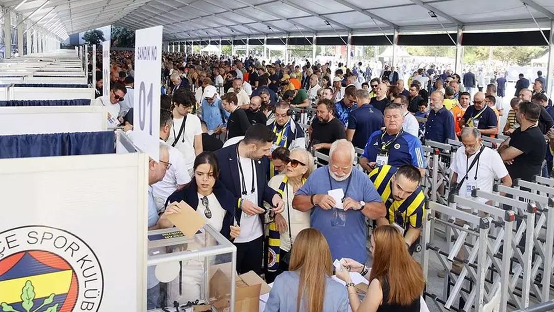 Fenerbahçe Kongresi'nde kan basıncı arttı! Koç ve Sadaettin Saran Supporters 2 Wings arasında bir kavga vardı