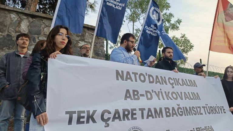 İTÜ’deki NATO etkinliği protesto edildi: Üniversiteler, NATO’nun çiftliği değil, halkın ihtiyaçlara çözüm üretme alanlarıdır – Son Dakika Türkiye Haberleri