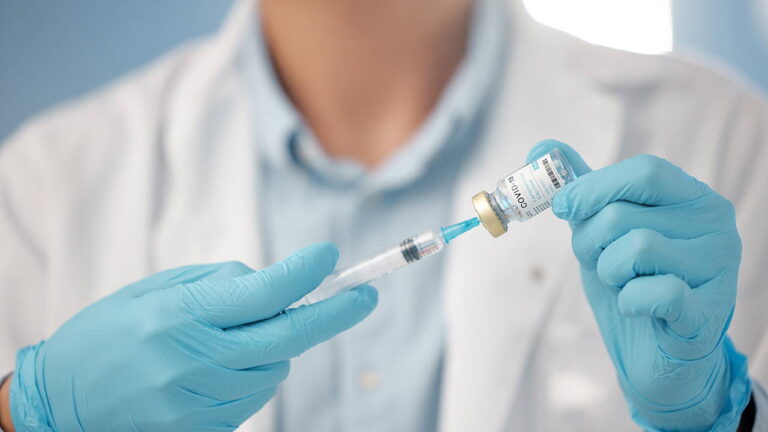 Kansere karşı dünyada bir ilk: Oxford ve Moderna’dan devrimsel mRNA aşısı!